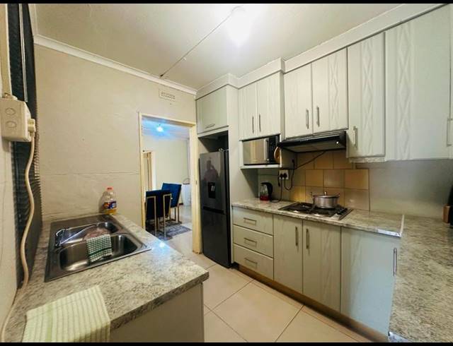 2 BEDROOM PROPERTY TO RENT IN MONTCLAIR